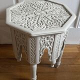 Oriental tea table or pedestal table forming a side table in solid carved and white lacquered wood