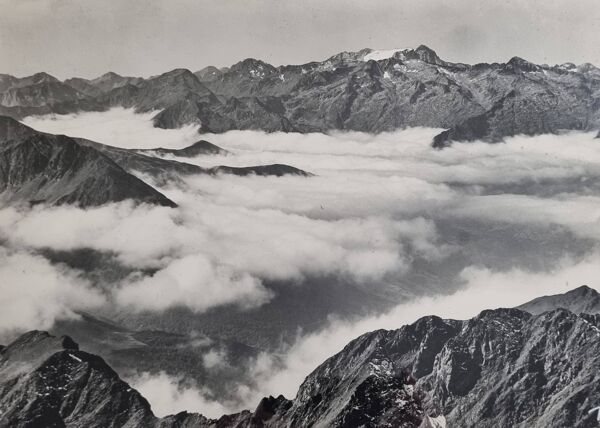 Photographie panoramique des Pyrénées signée Alix, 49x35 cm encadrée