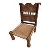 Chaise ethnique ancienne en bois sculpté