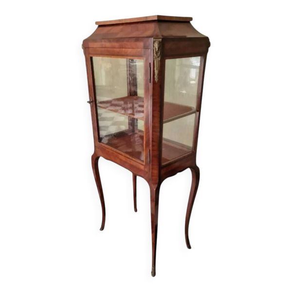 Vitrine de style Louis XV