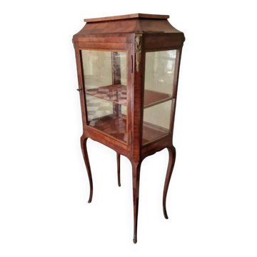 Vitrine de style Louis XV
