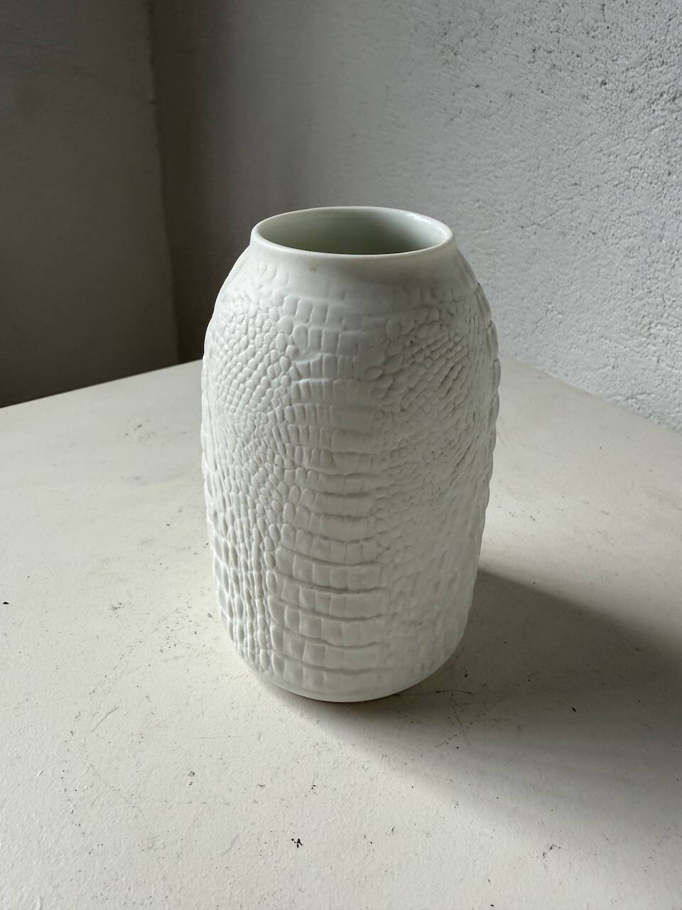 Kaiser porcelain vase python