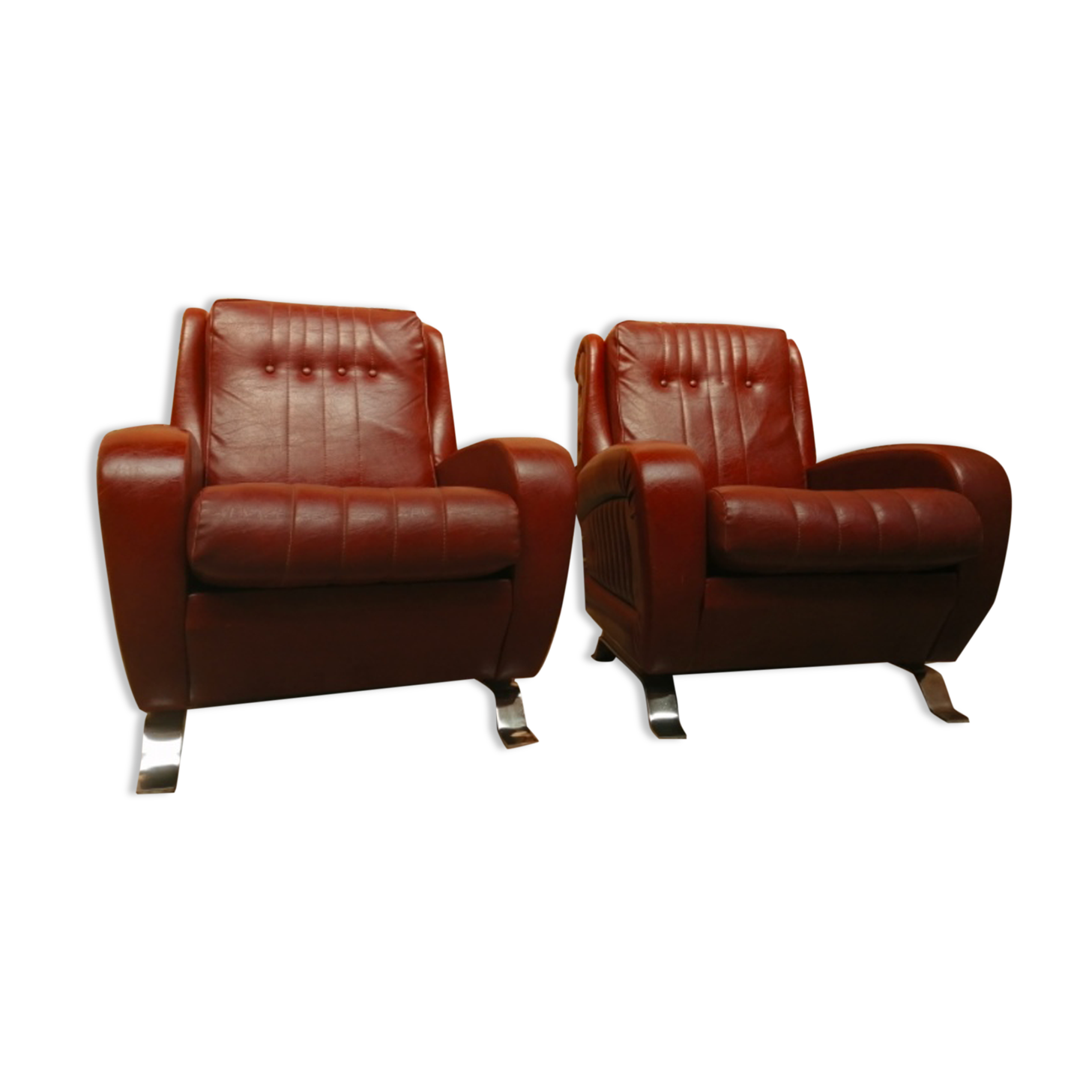 Couple de fauteuil en simili cuir rouge bordeaux, annees 70