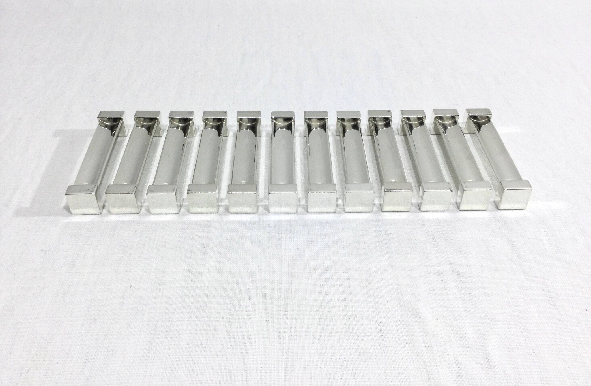 Saint Médard – 12 silver metal knife holders