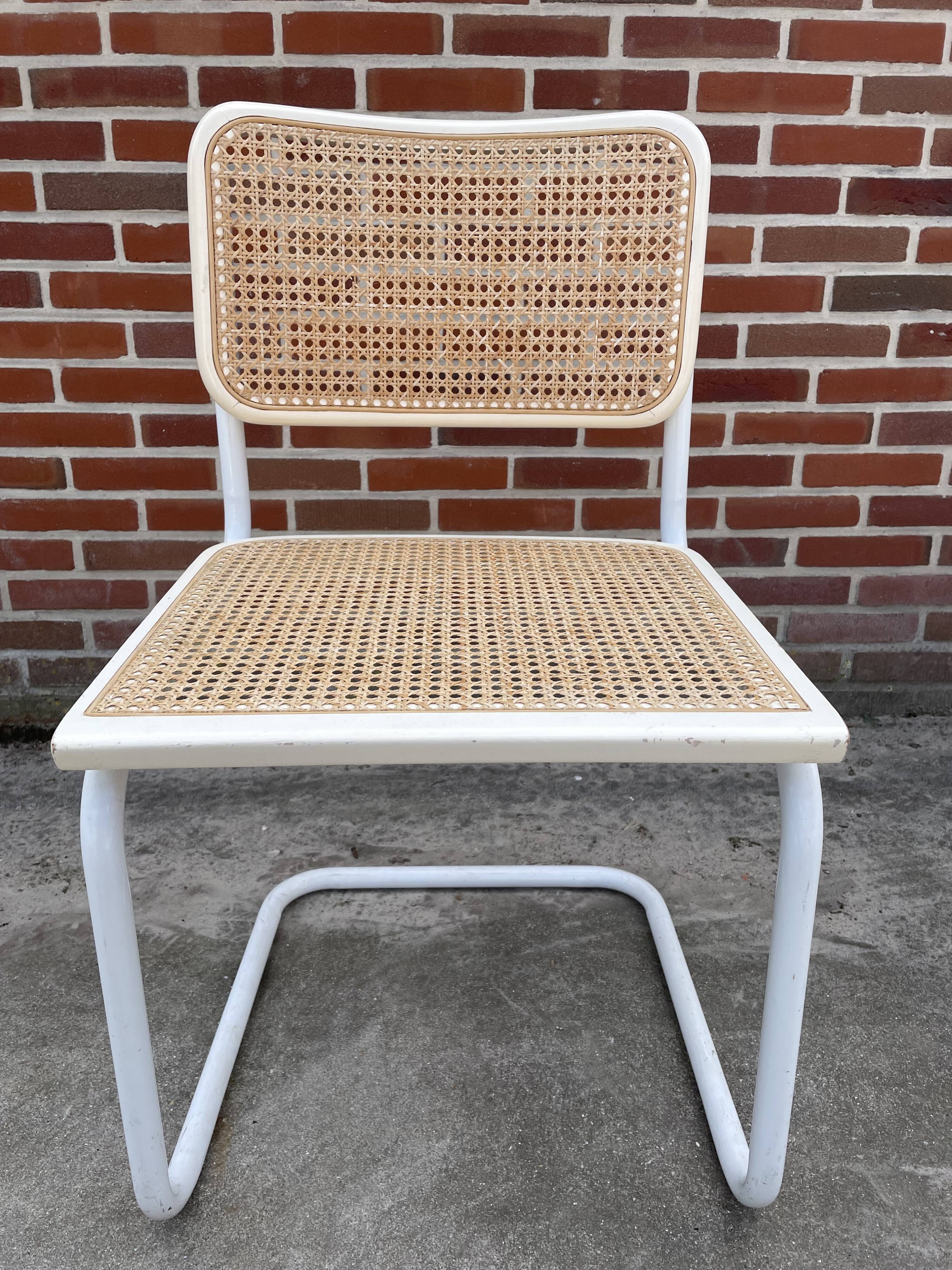 Set of 4 Cesca b32 model chairs in white