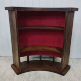 Brutalistic bar counter in solid elm