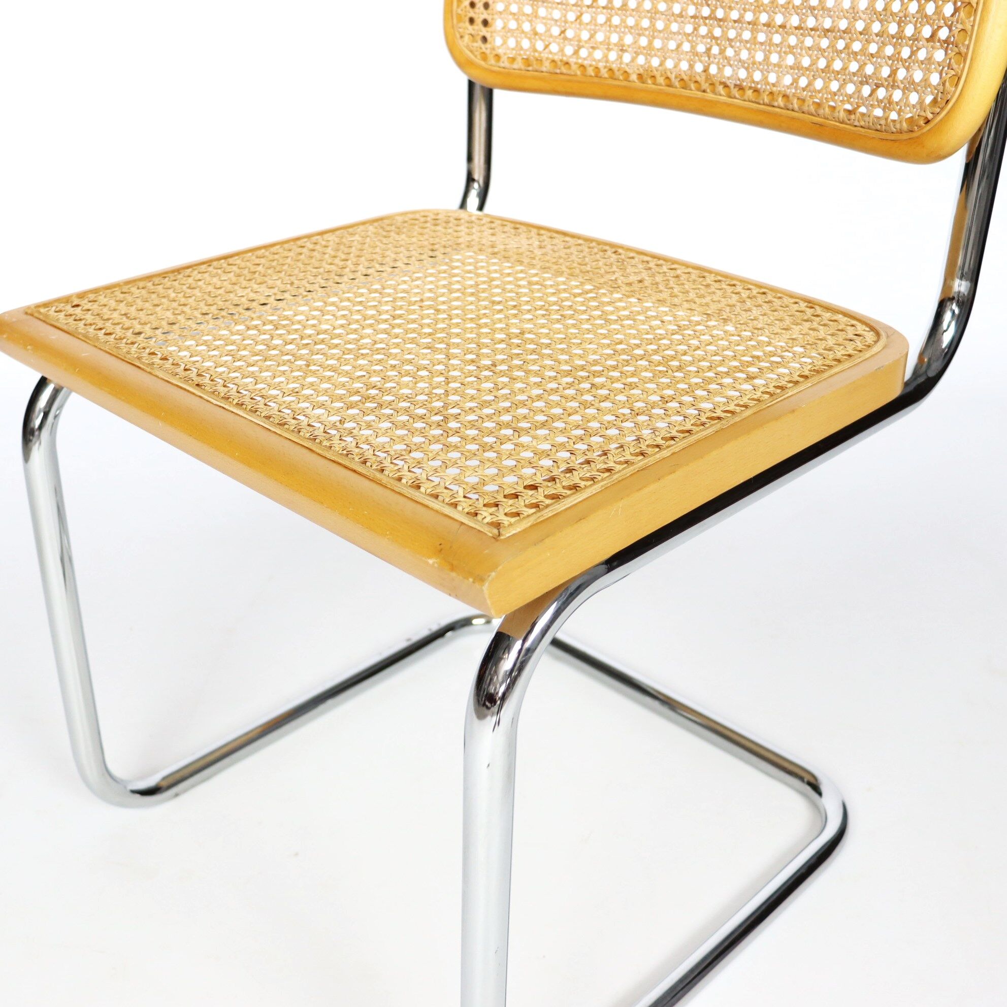 Chair B32