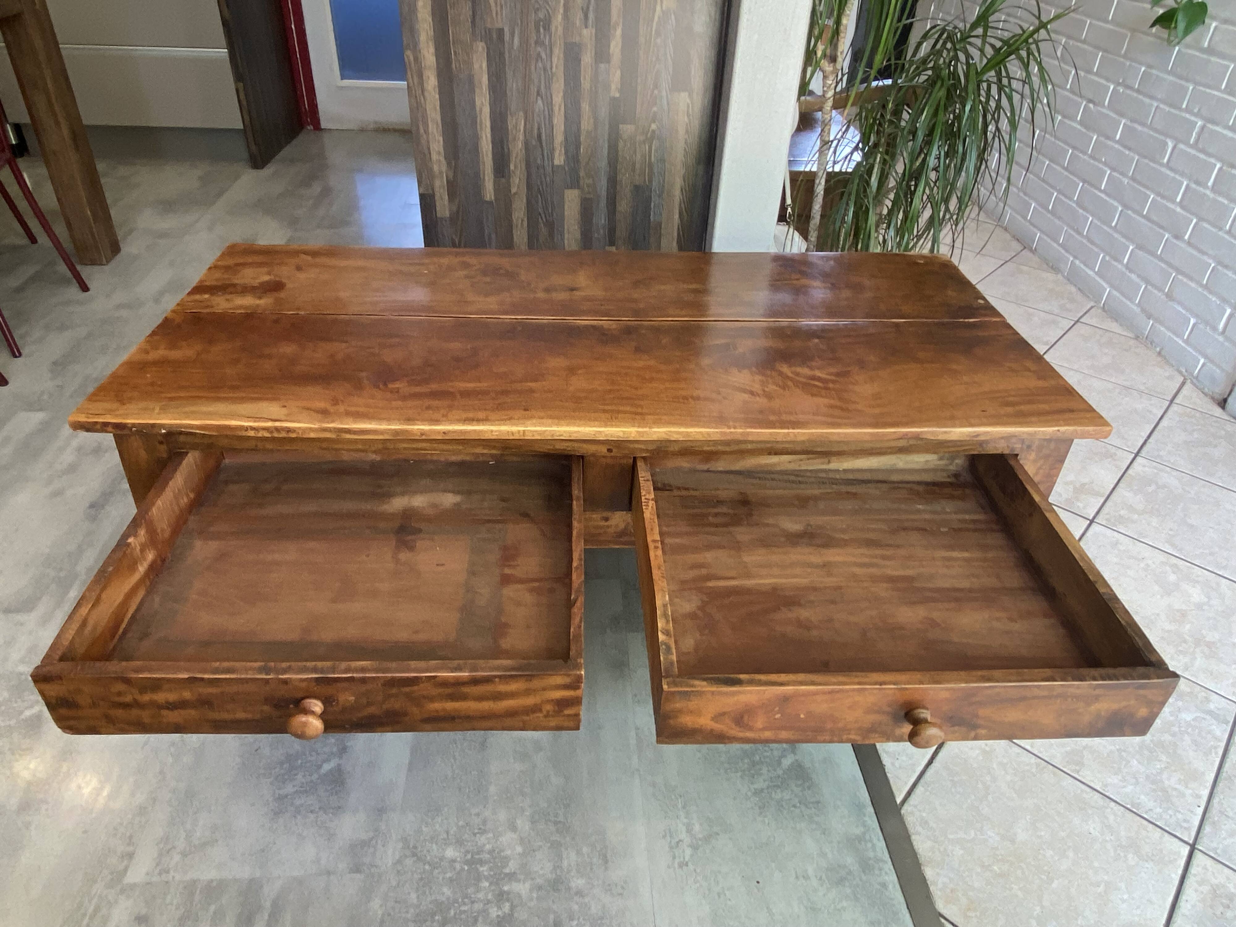 Rustic farmhouse coffee table made of solid wood with 2 drawers from the 1930s.