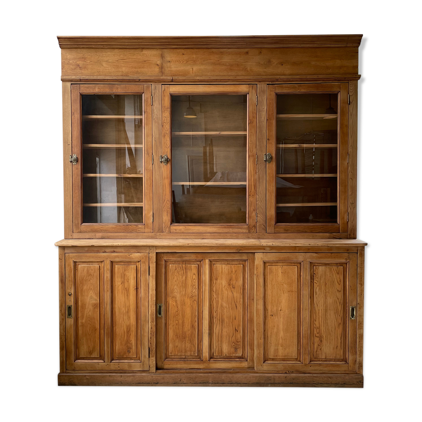 Oak showcase bookcase