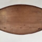 Plateu fixed under glass