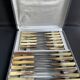 Coffret de 12 grands et 12 petits couteaux manche corne – Art déco
