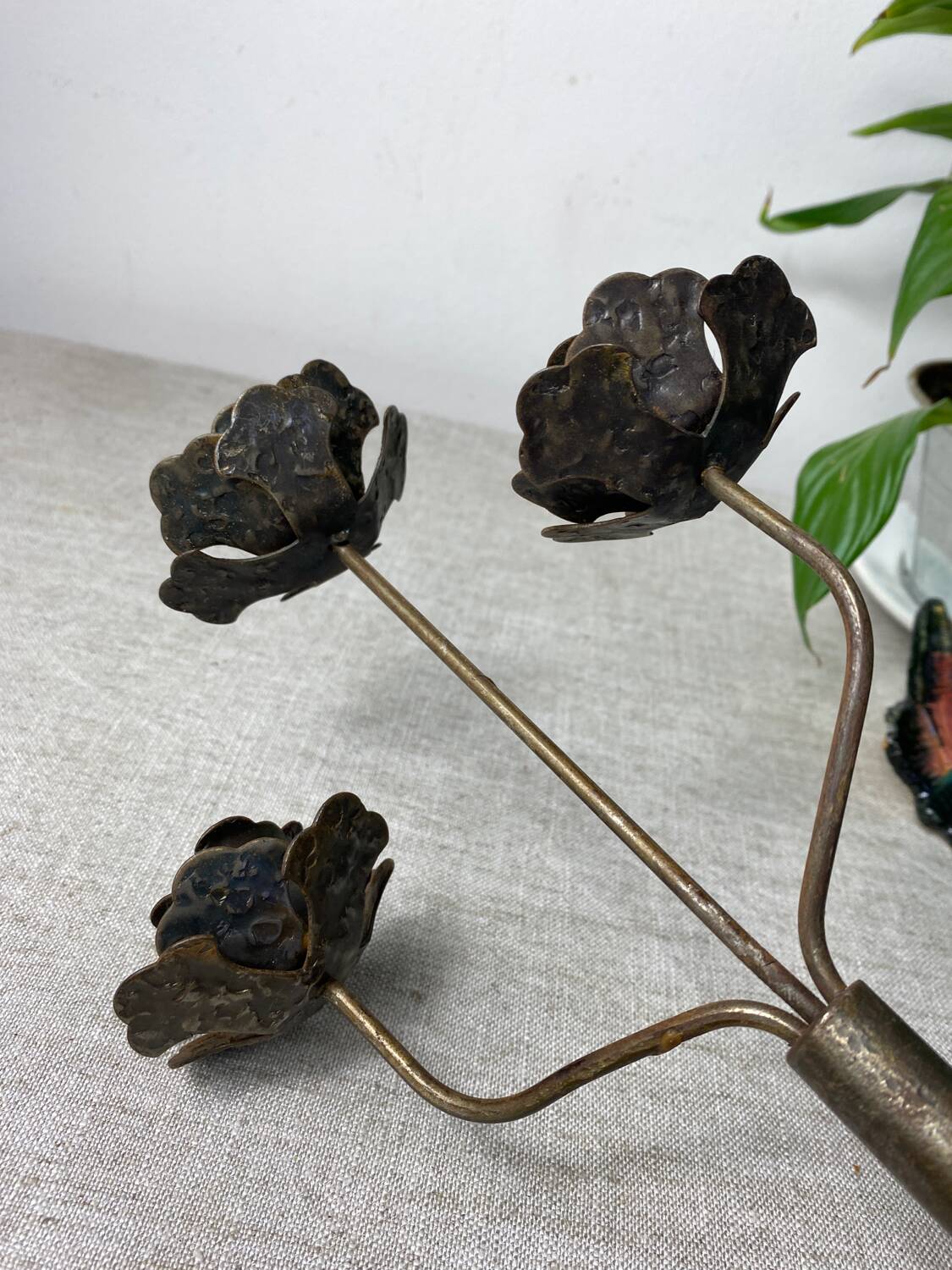 Rose shaped metal candle holder