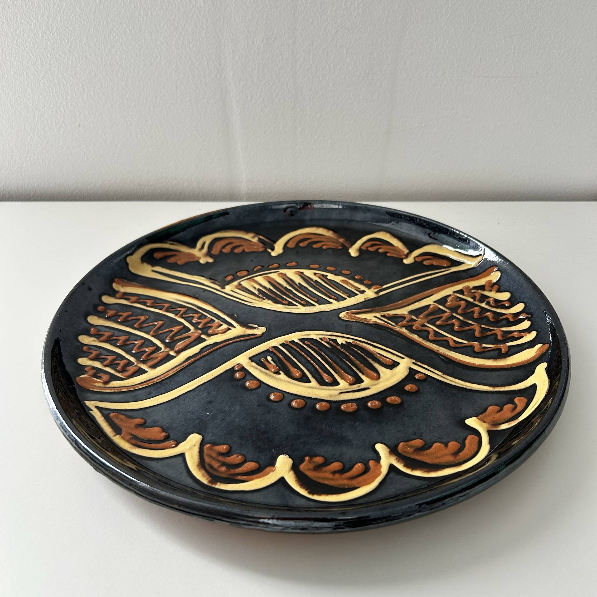 Grand plat pièce unique signée