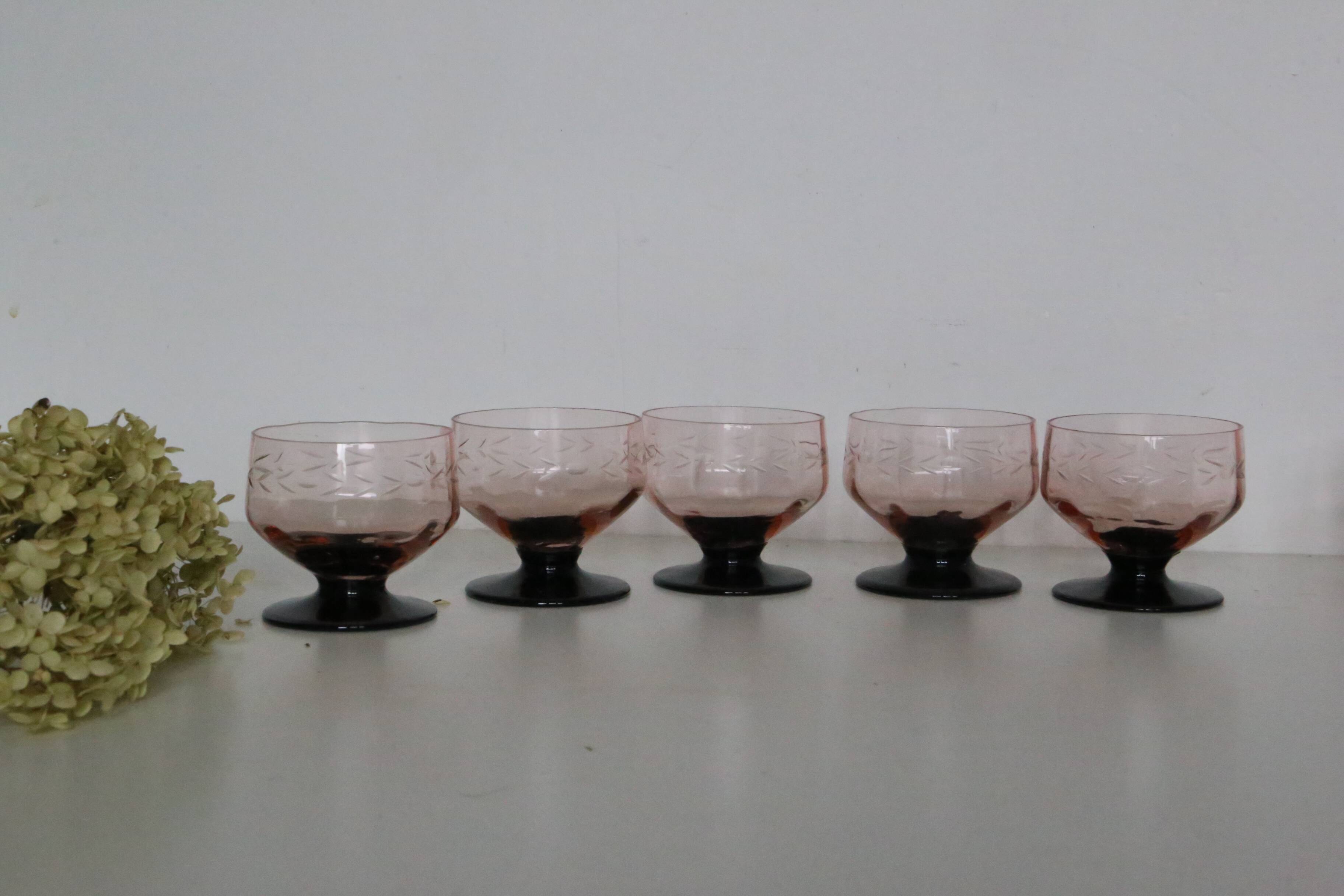 Set de 11 coupes à pied rose, vintage, 1950, mid century