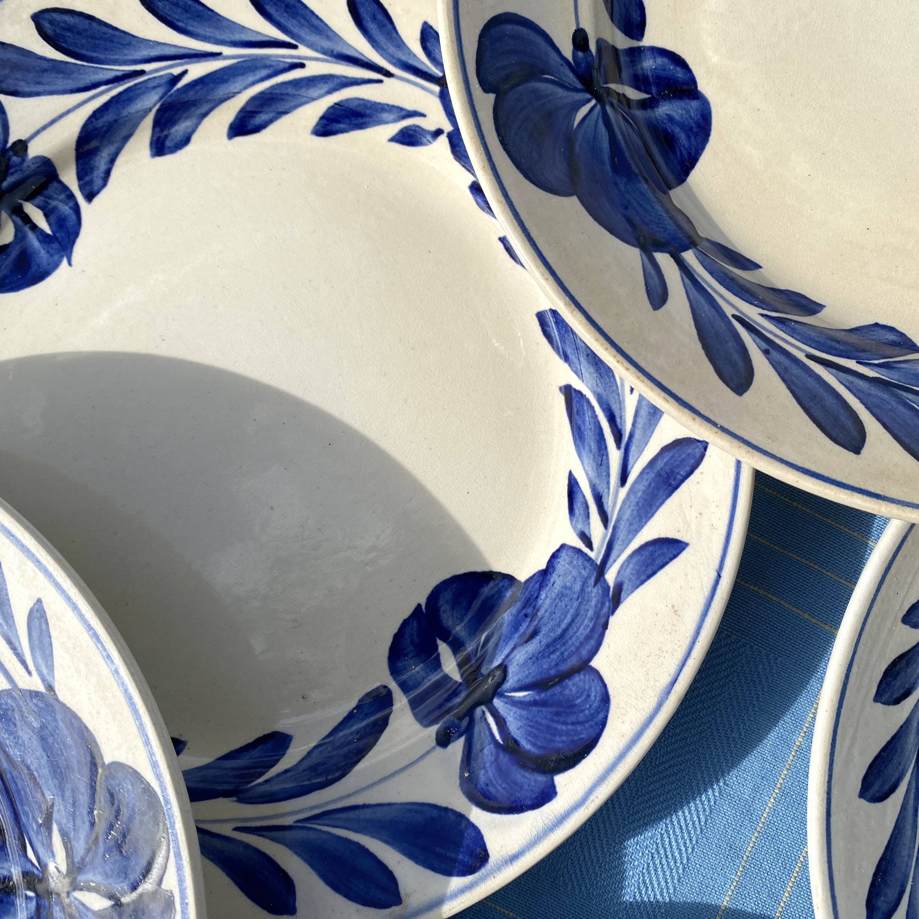 Lunéville blue flower dinner plates