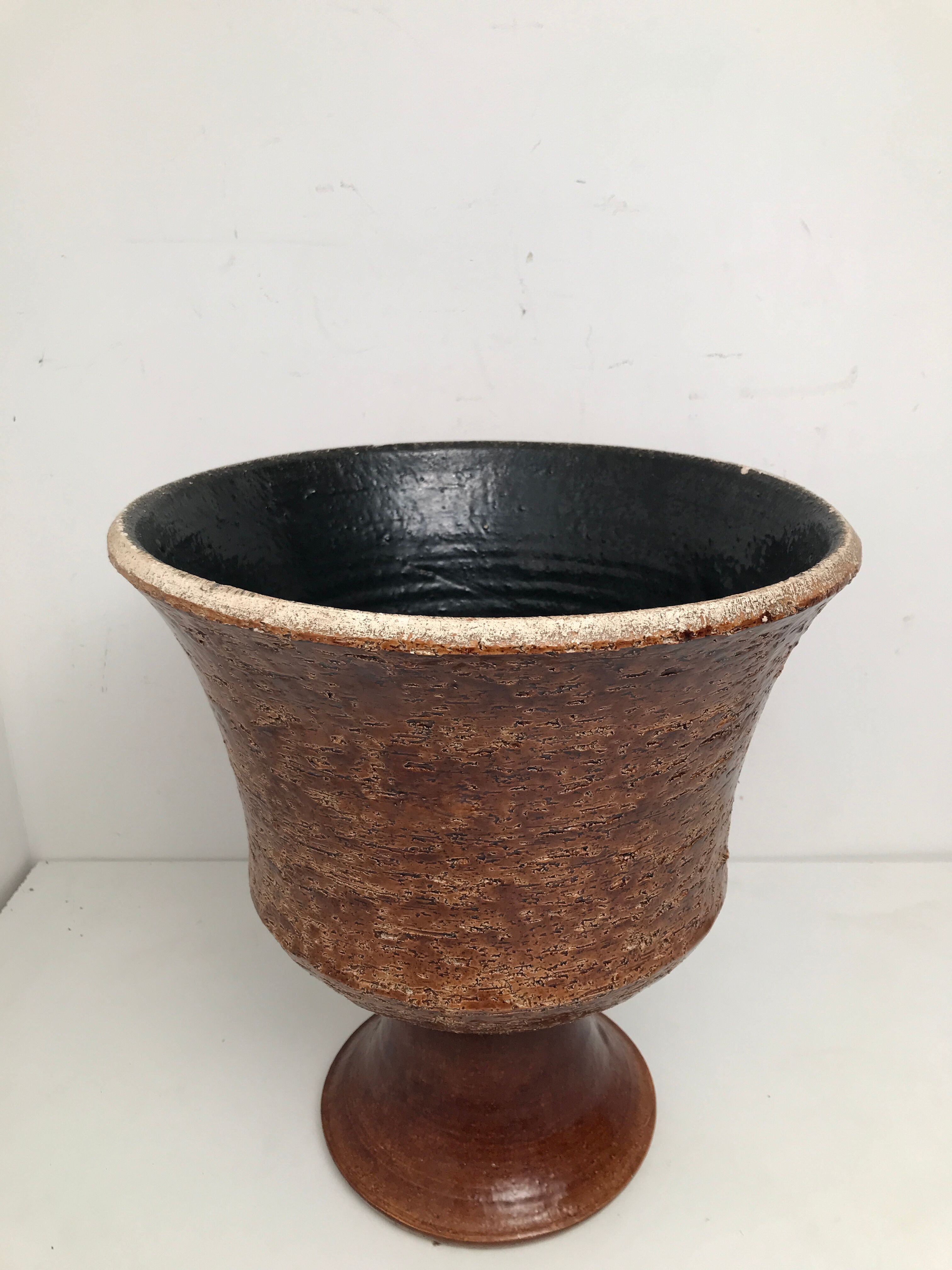 Pair of sandstone vases 50s-60s