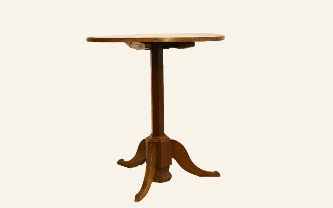 Guéridon tripode Directoire Plateau pliable, XVIIIe