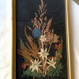 Old painting frame dried flowers vintage