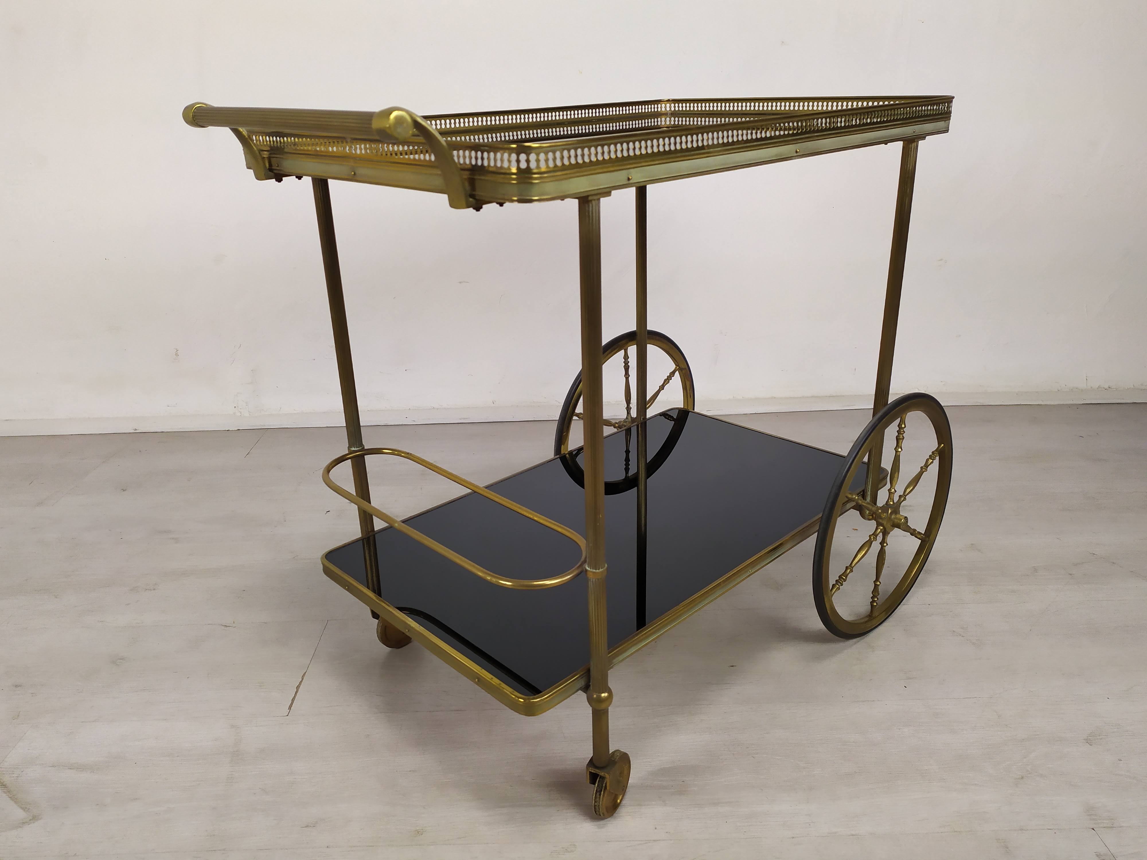 Vintage bar rolling service