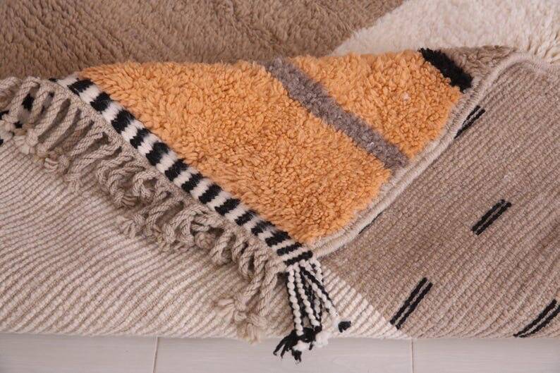 Handwoven pure wool rug, size 250 x 250 cm.