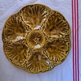 Suite of 8 Gien oyster plates
