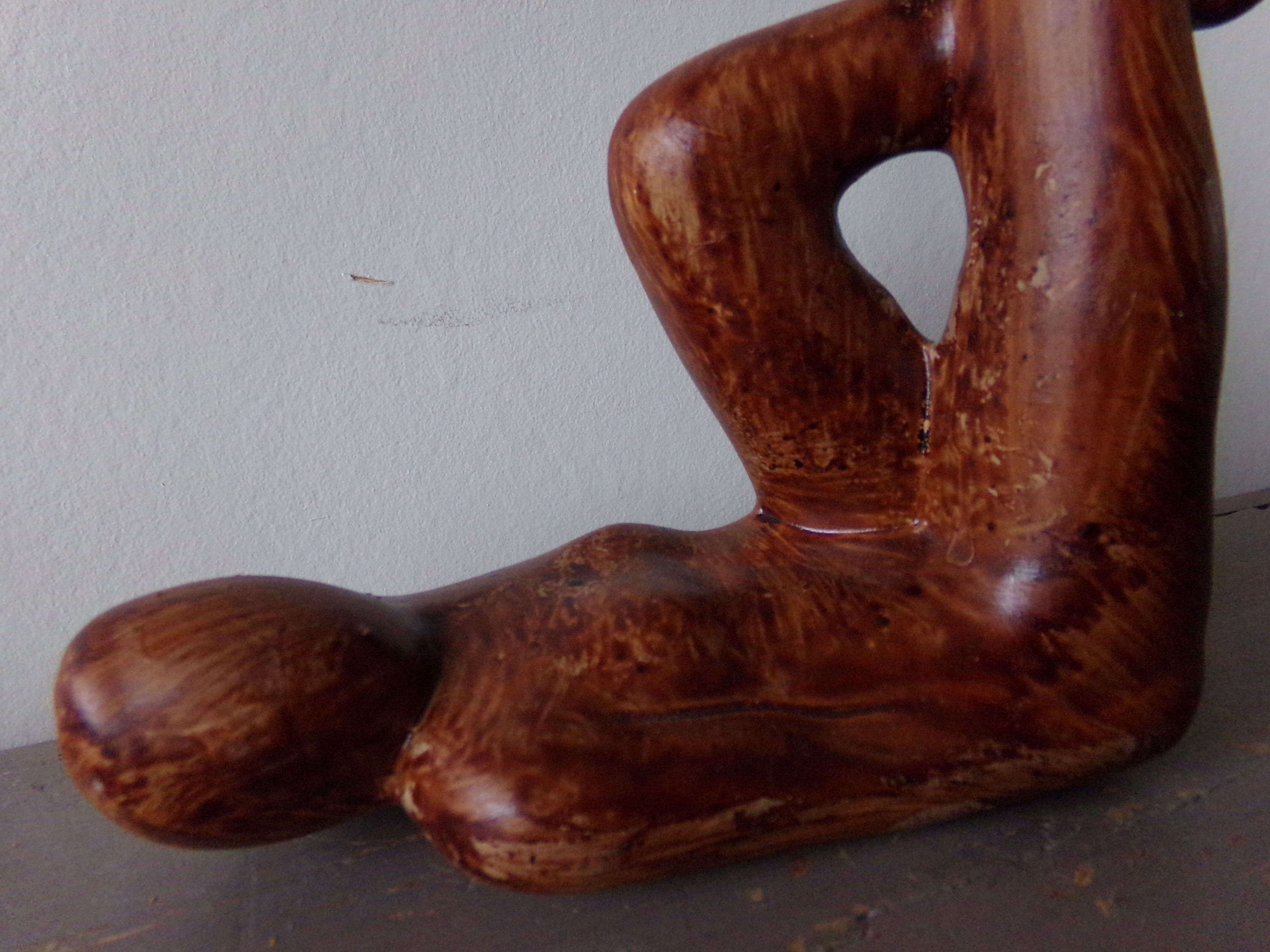 Ceramic woman's sculpture