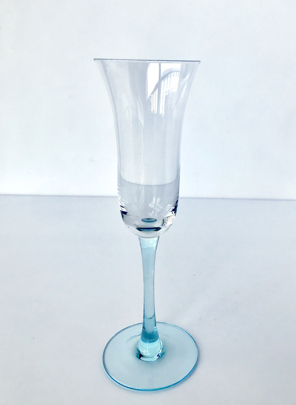 Set of 5 vintage champagne flutes