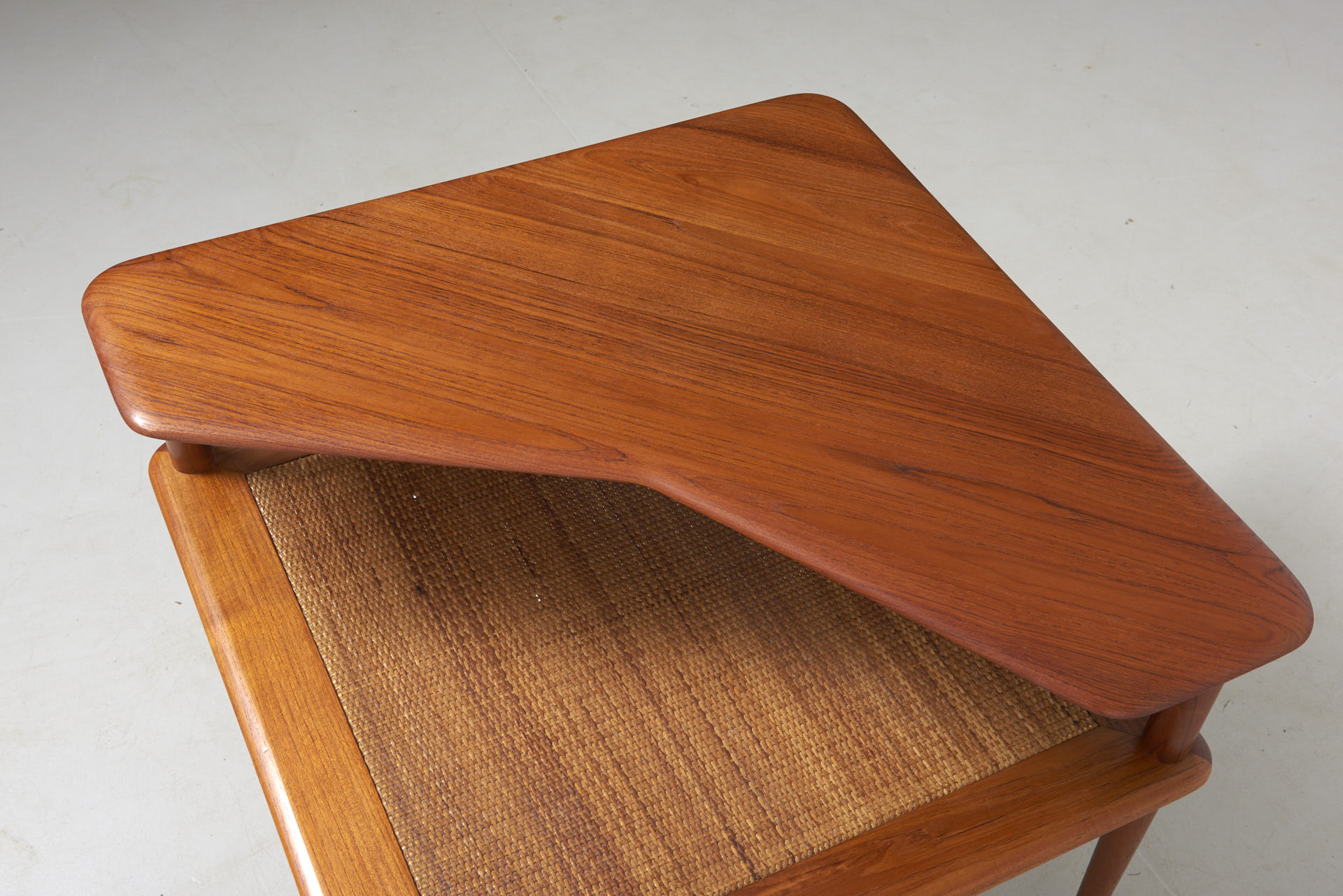 Minerva corner table by  Peter Hvidt & Orla Mølgaard-Nielsen for France & Søn, Denmark 1950’s