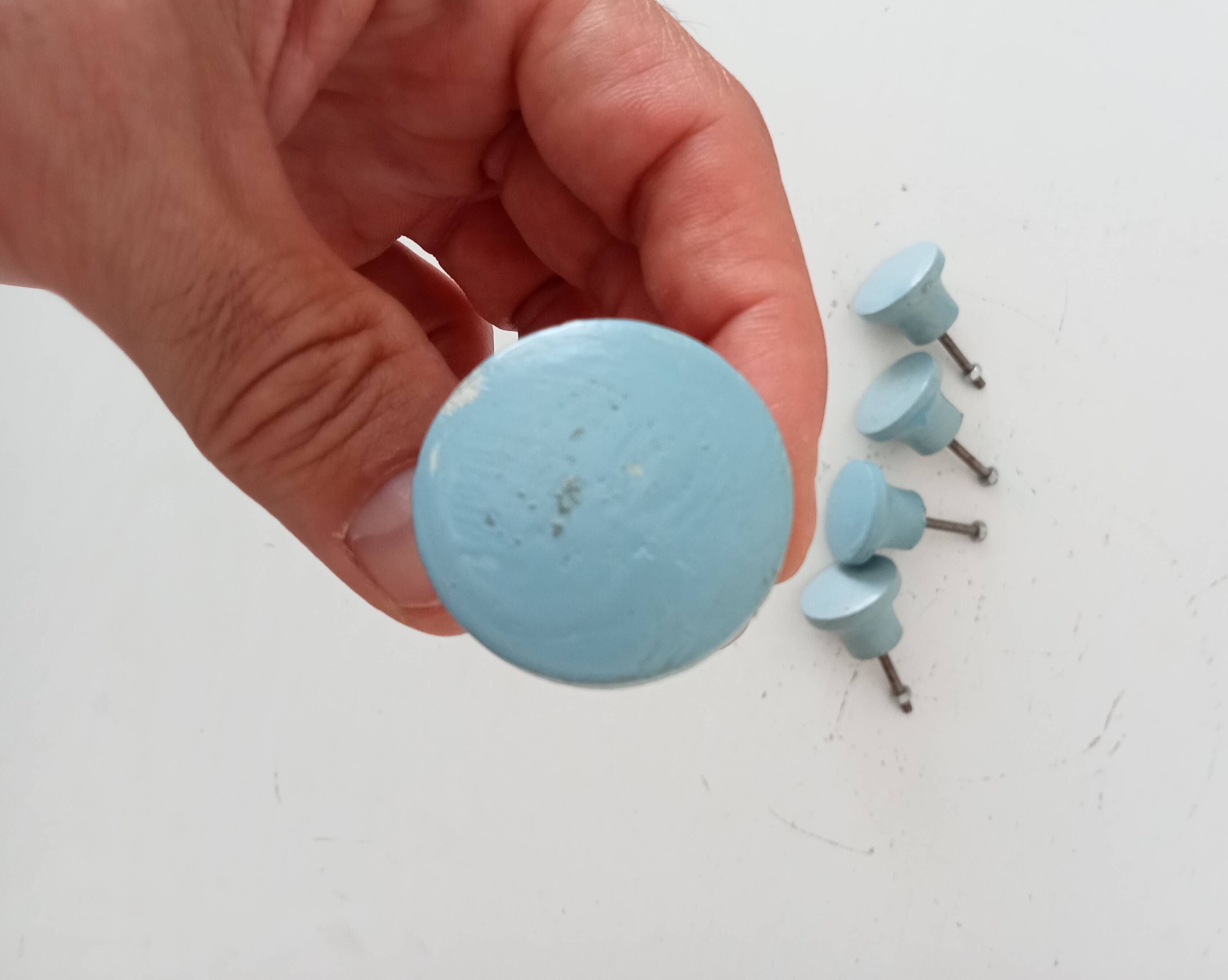 Paire de boutons de meubles vintage en bois