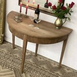 Round folding table in walnut