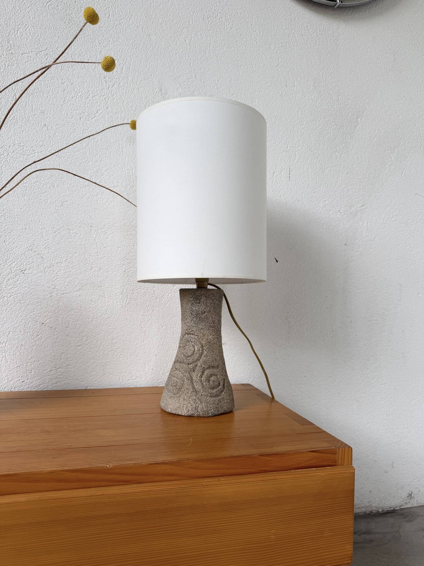 Lampe de bureau ou de table granit pierre sculptée 1970