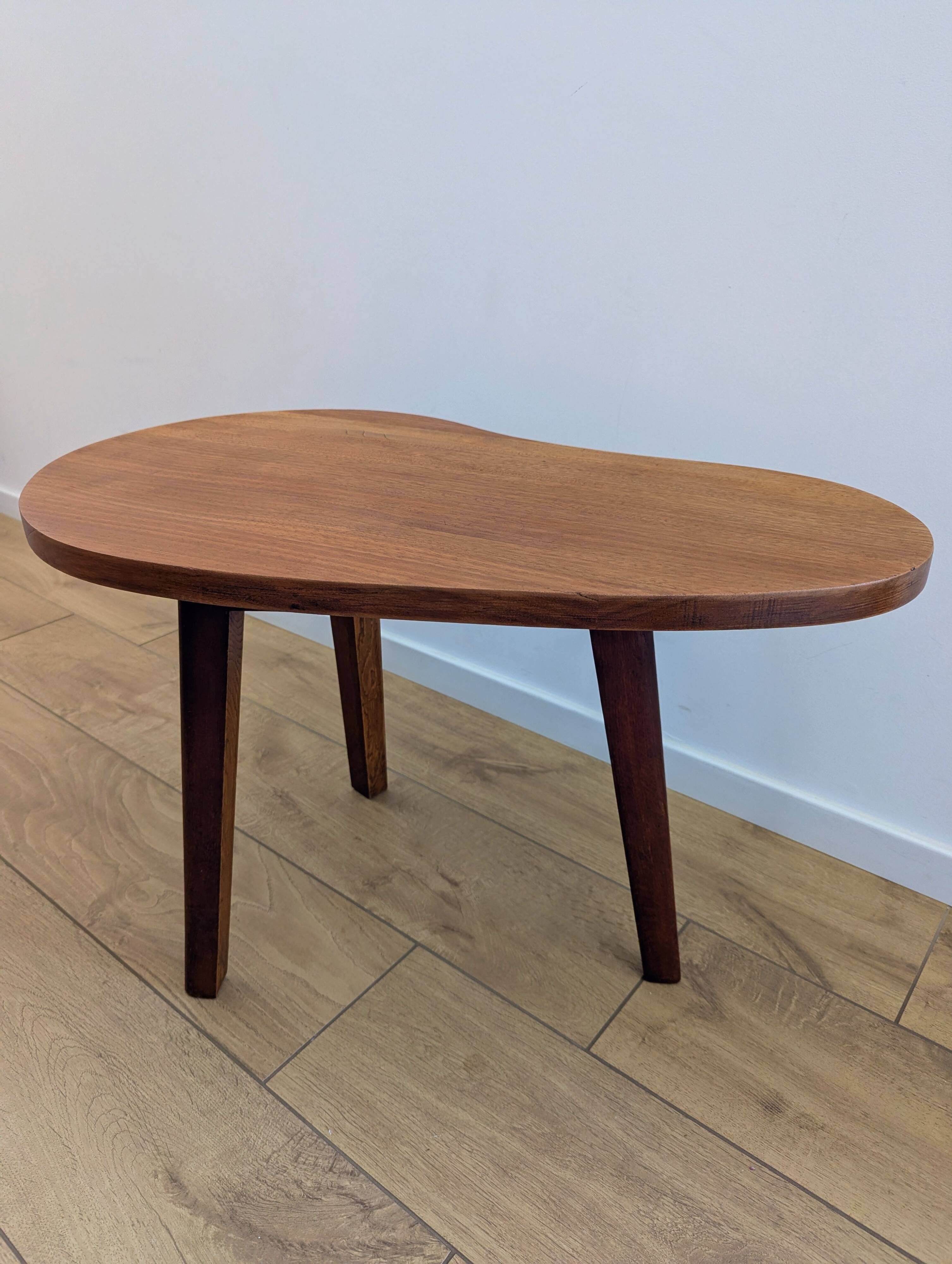 Restored vintage varnished wood bean-shaped tripod table