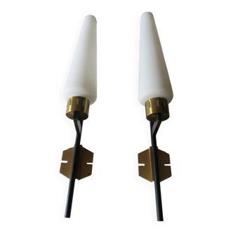 Pair of brass and opaline glass wall lights, Stilnovo period, Italy 1940-50