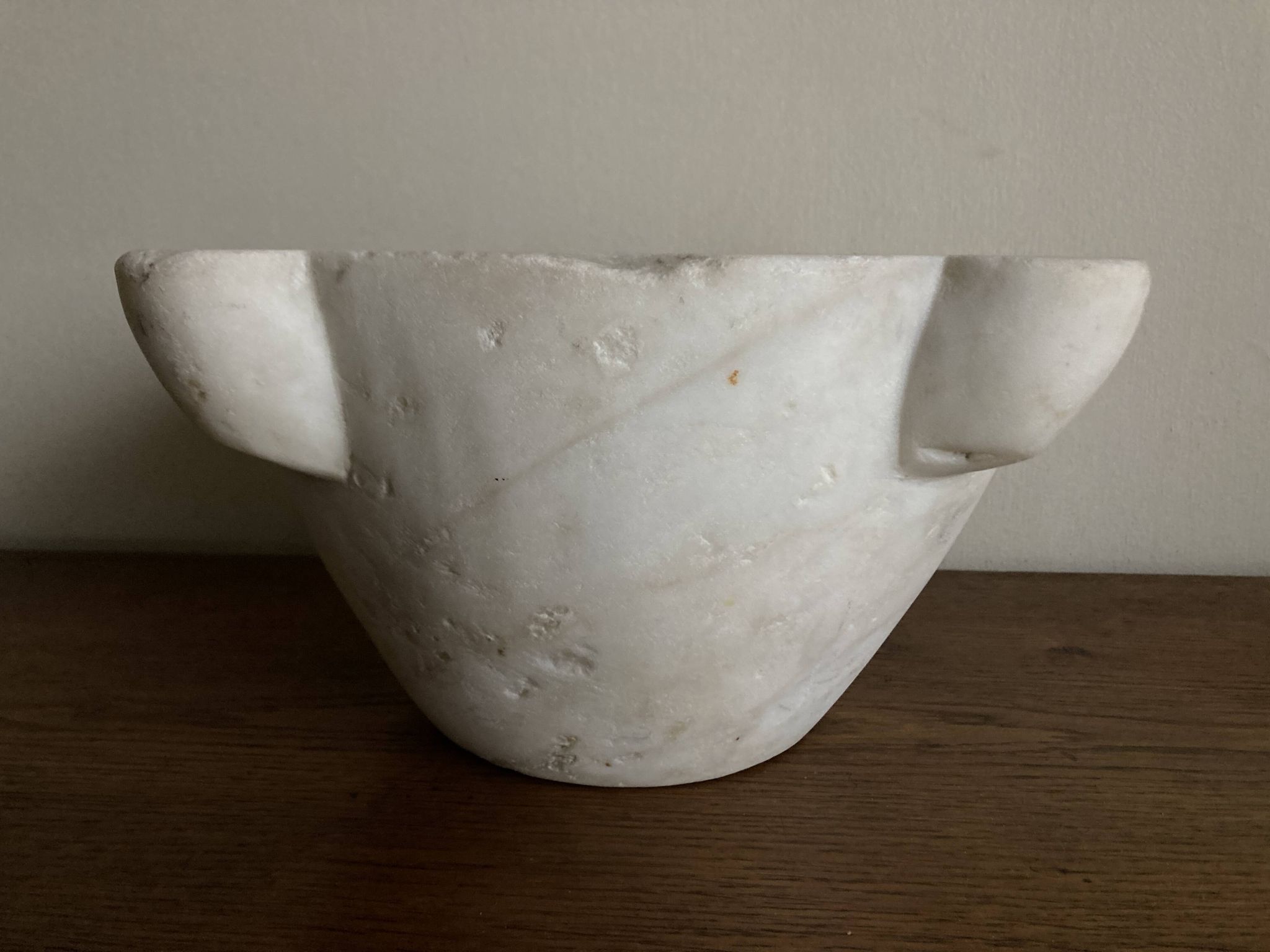 19th-century neo-classical mortar in XXL white marble