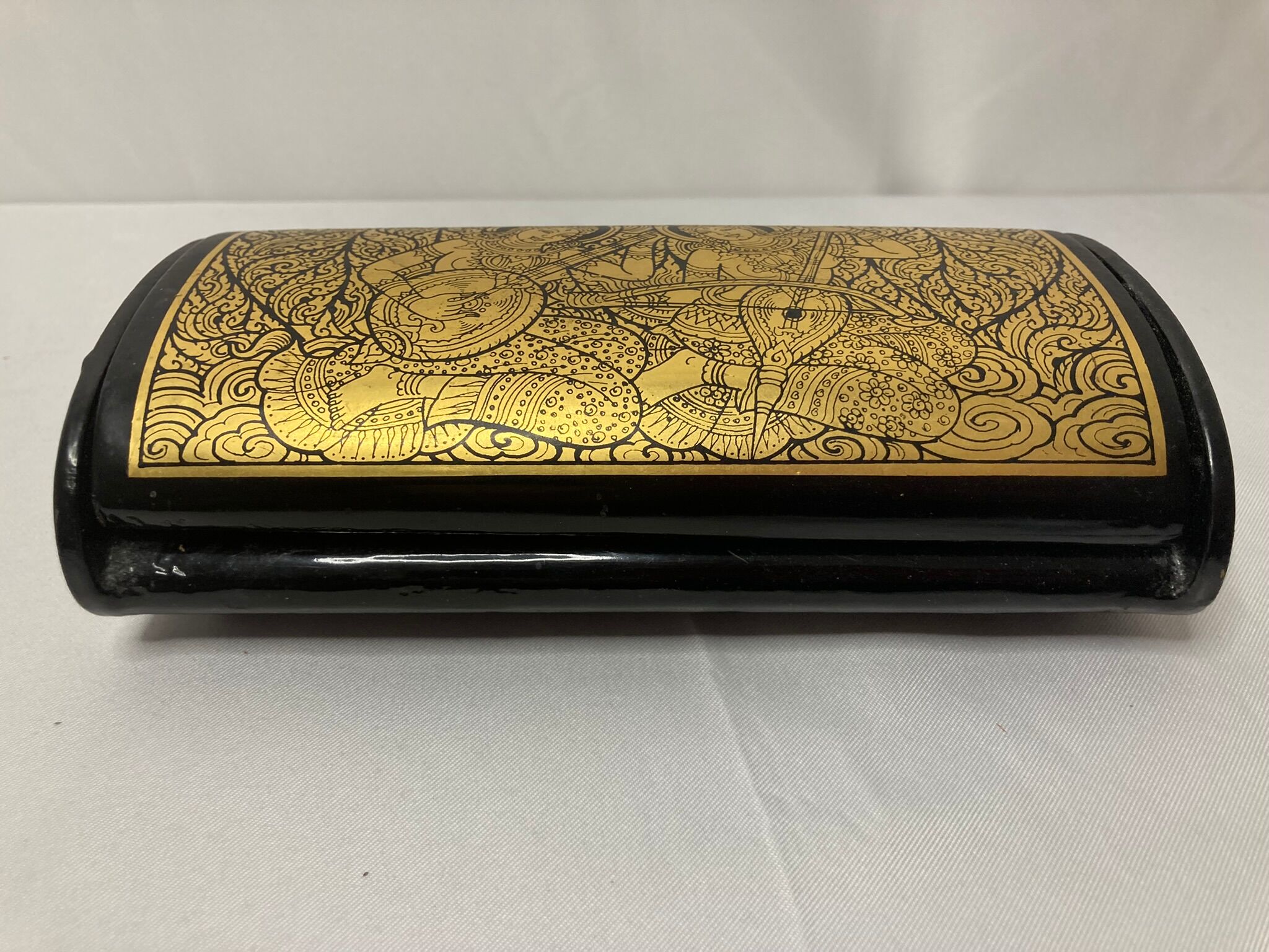 Old lacquered wood jewelry box Cambodia XXth