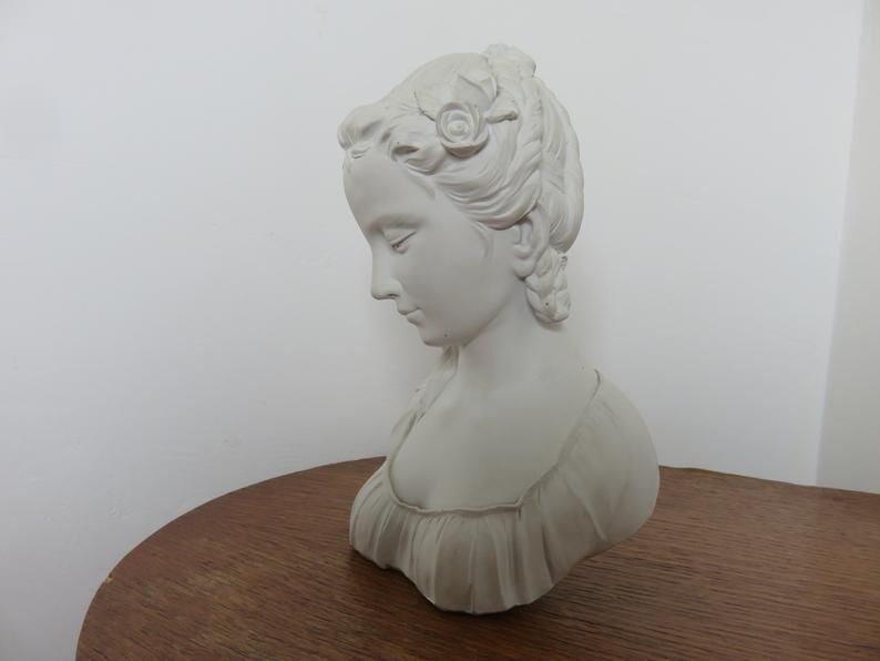 Bust "woman" in plaster