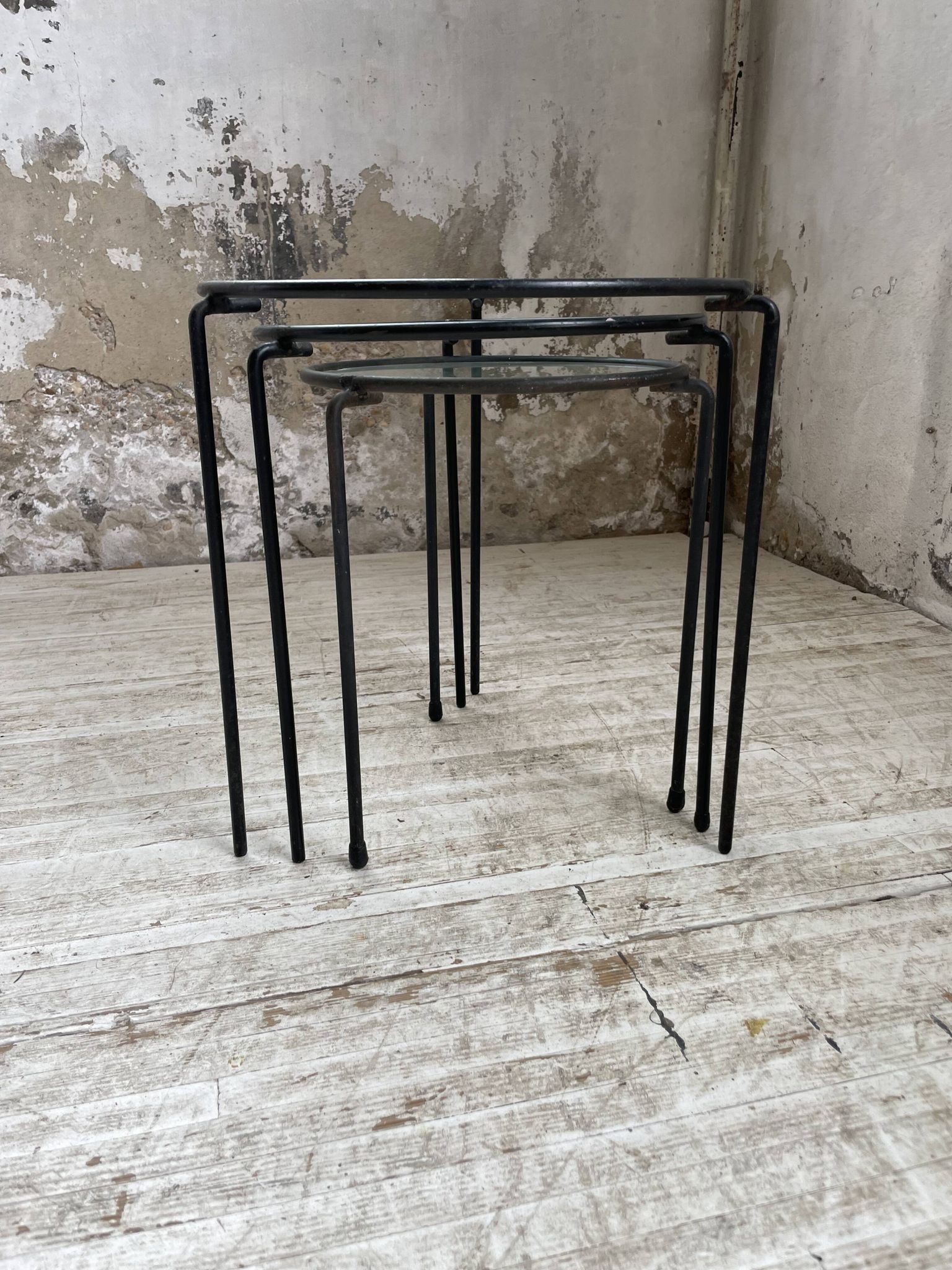Tables basses gigogne métal et verre années 50