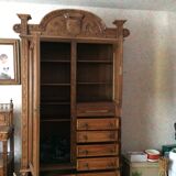 Armoire sculptée