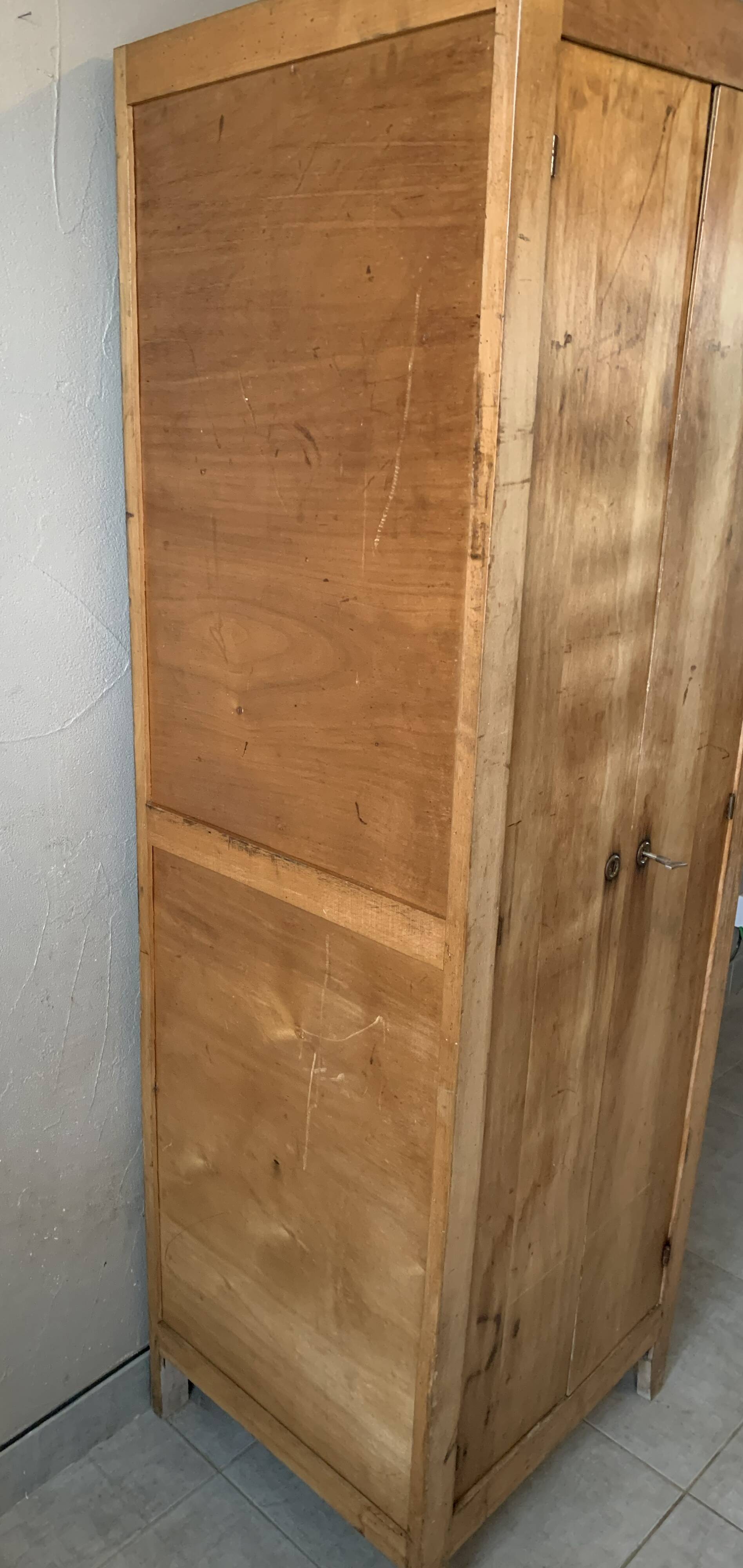 Bonnetière / armoire parisienne des années 50