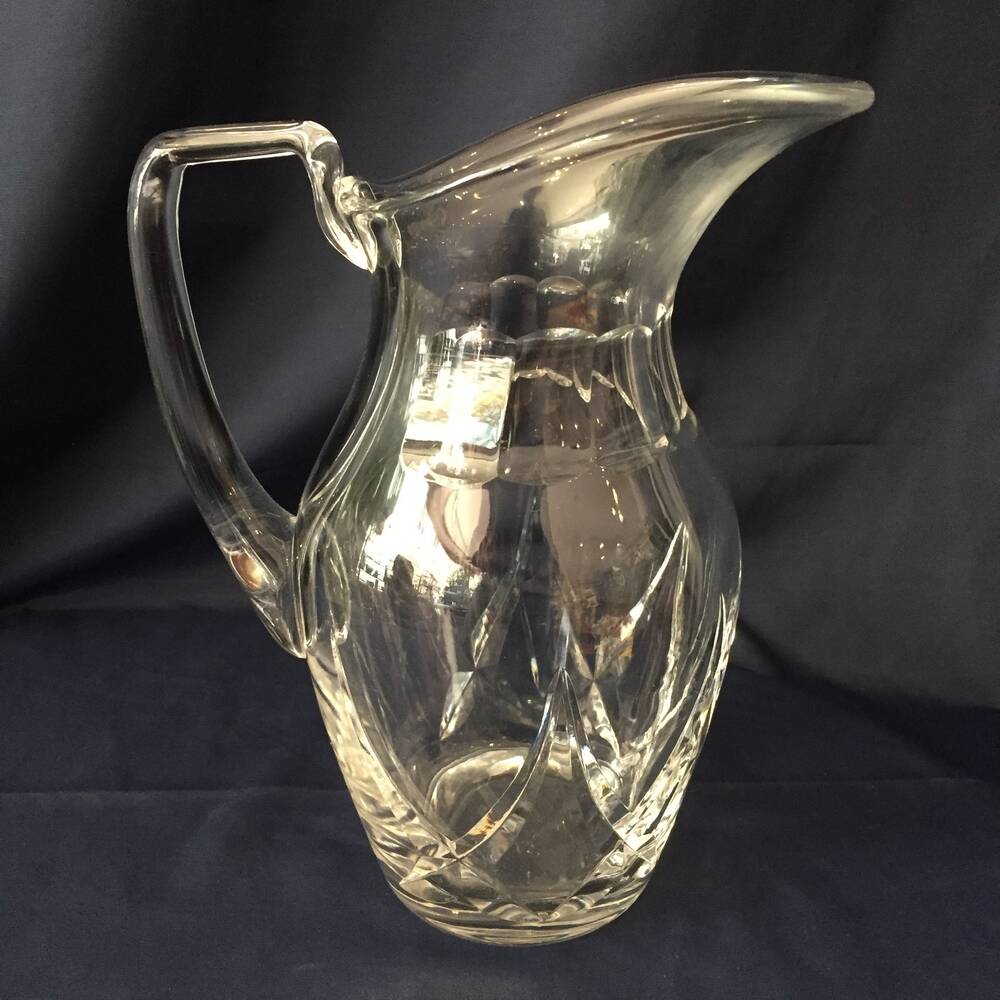 Superb water or fruit juice jug in st-louis crystal tableware