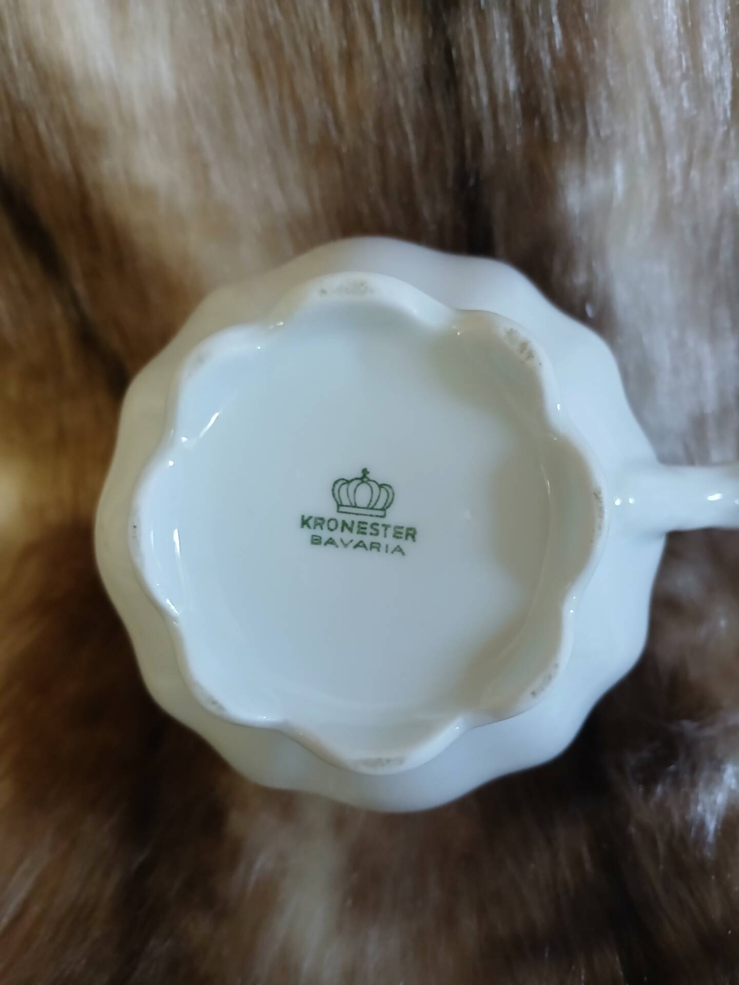 Coffee pot + porcelain milk jug