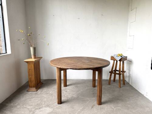 Brutalist round table in solid oak, 1950s.