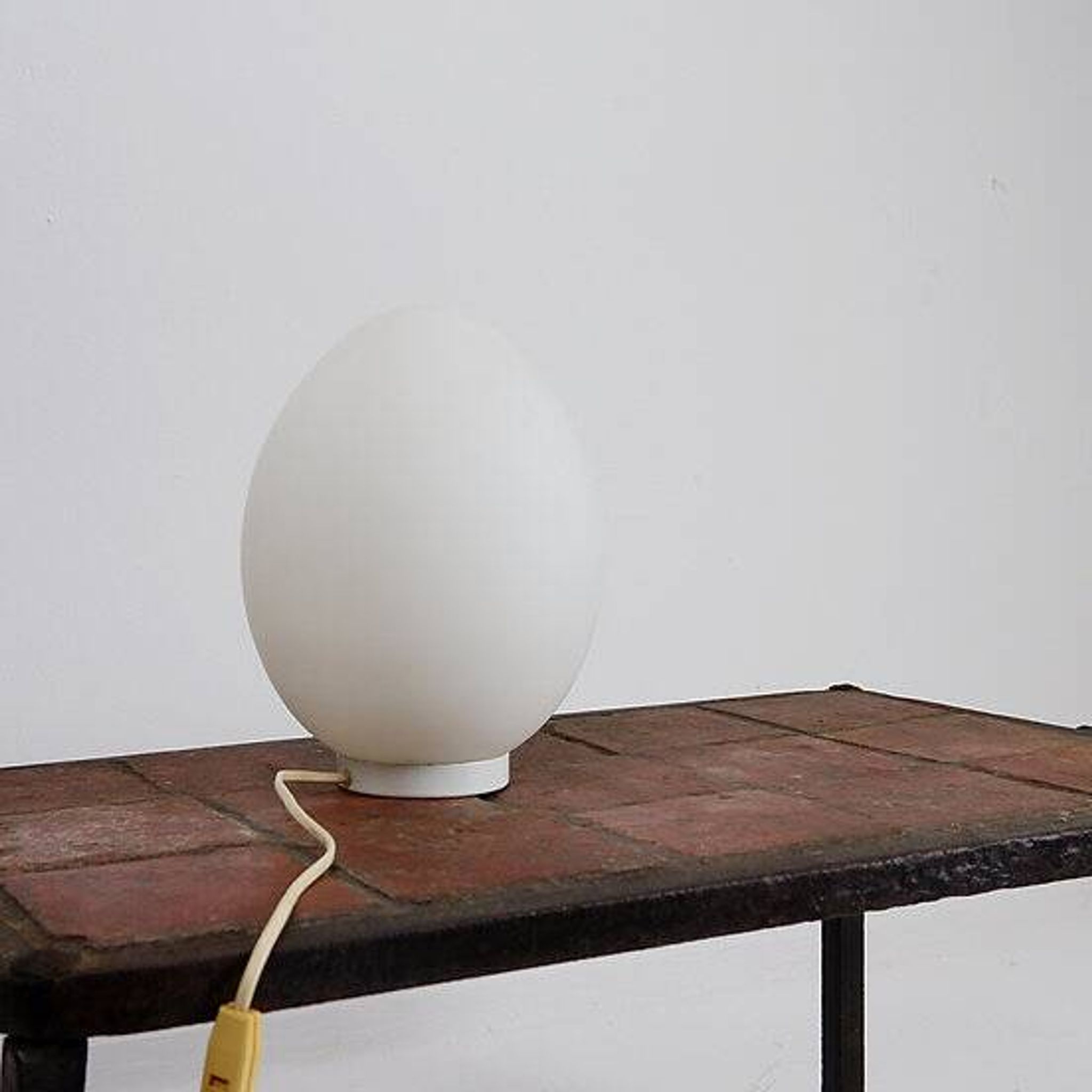 Lampe oeuf en opaline, 1970