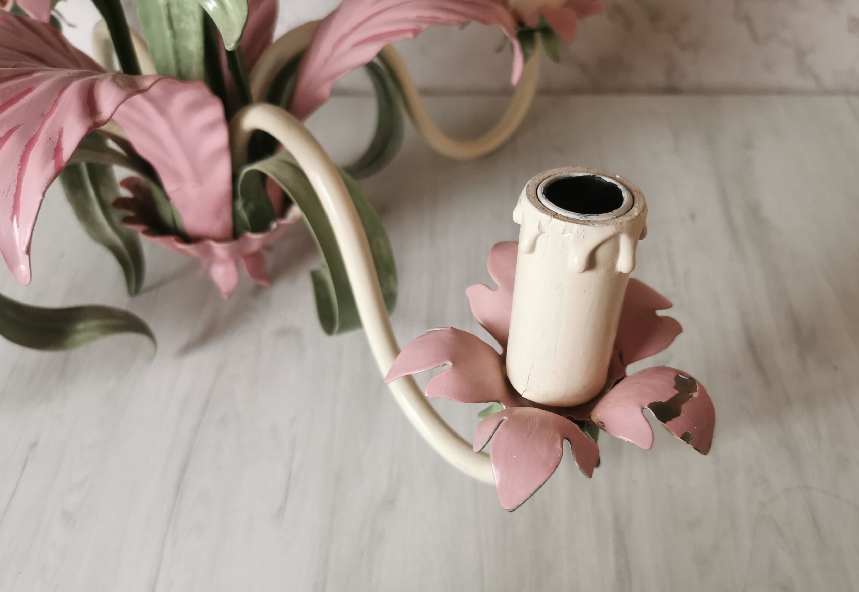 Lustre iron and painted sheet flowers camellias