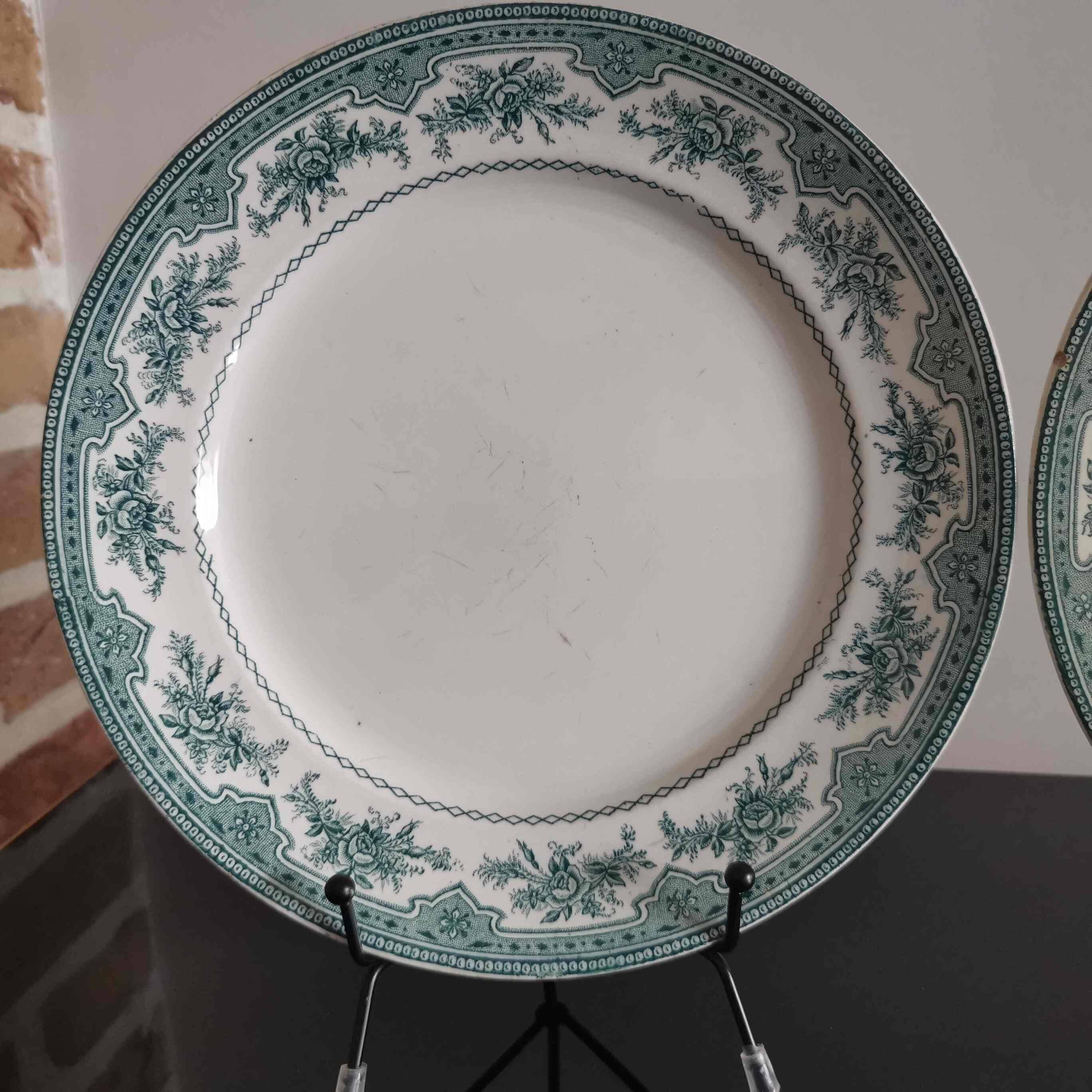 2 Moss Roses flat plates