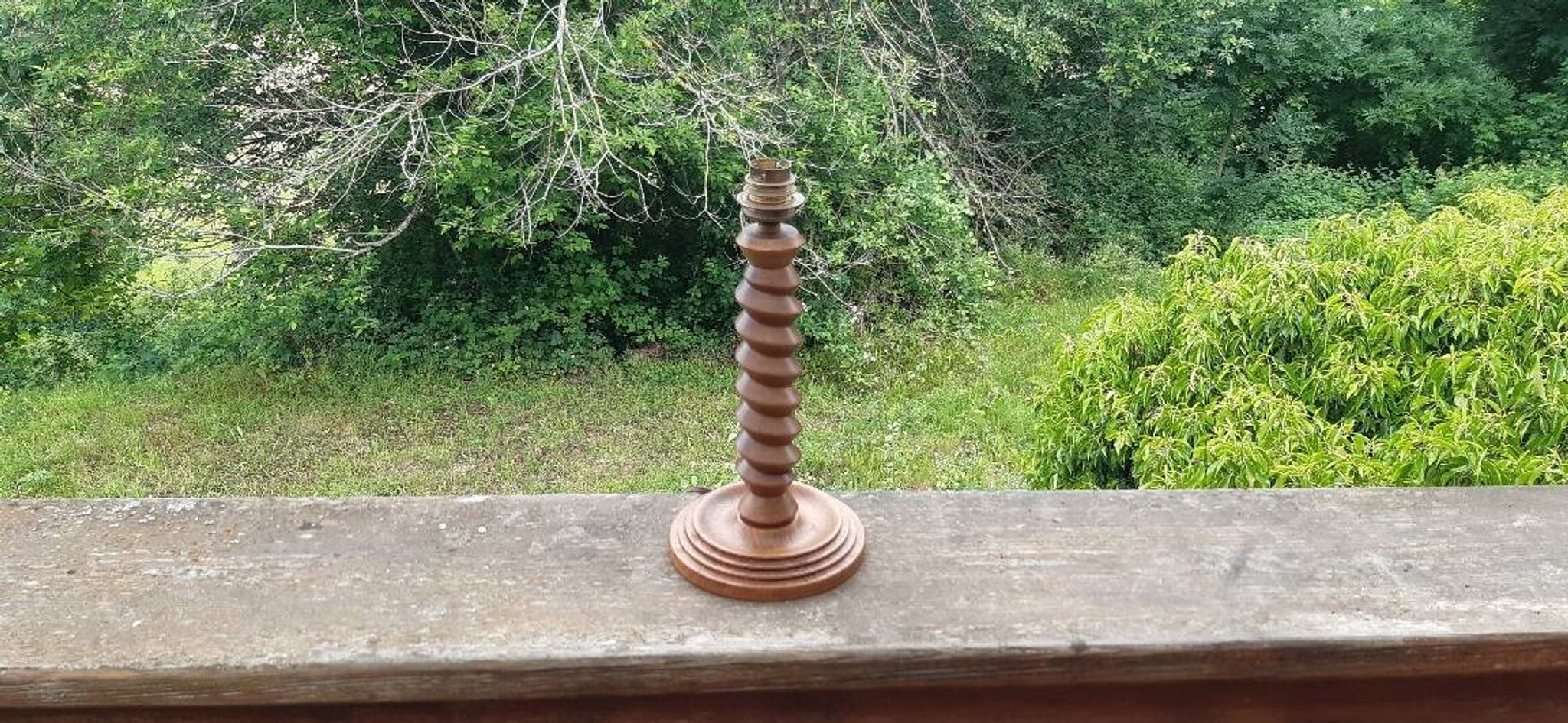 Lampe bois tourné art déco