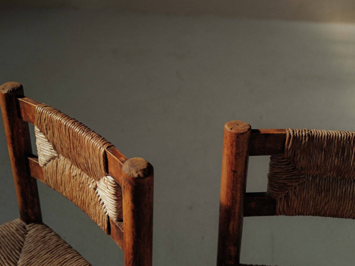 Handcrafted chairs in solid pine and woven straw – France, circa 1950
