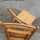 Paire de chaises pliantes en bois massif