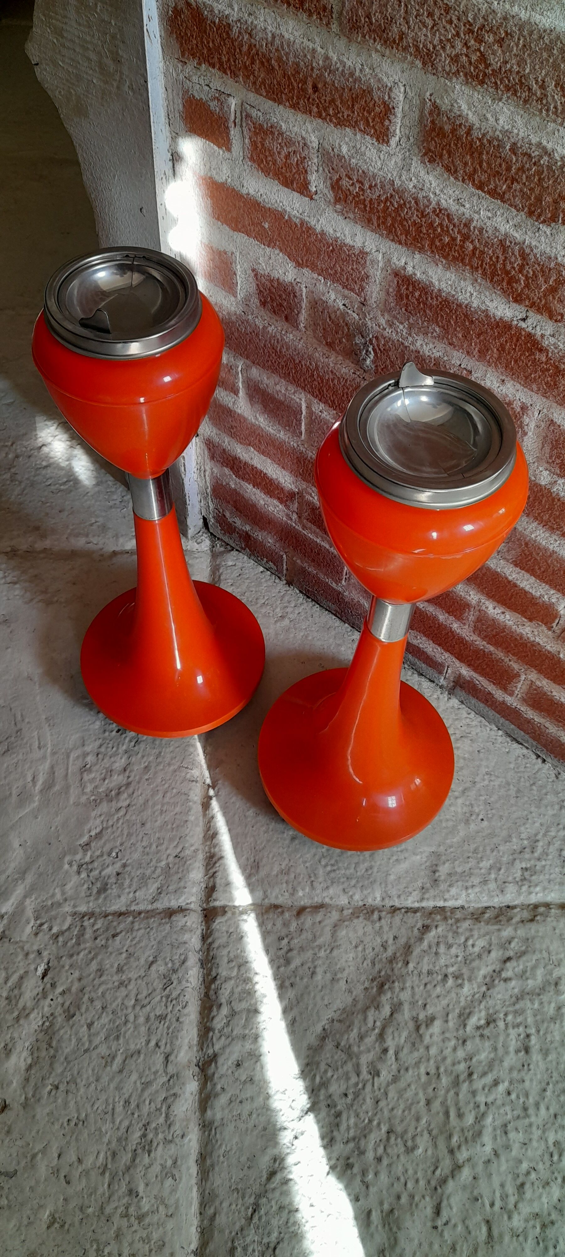 2 ashtrays 70' tulip vintage orange 50 cm