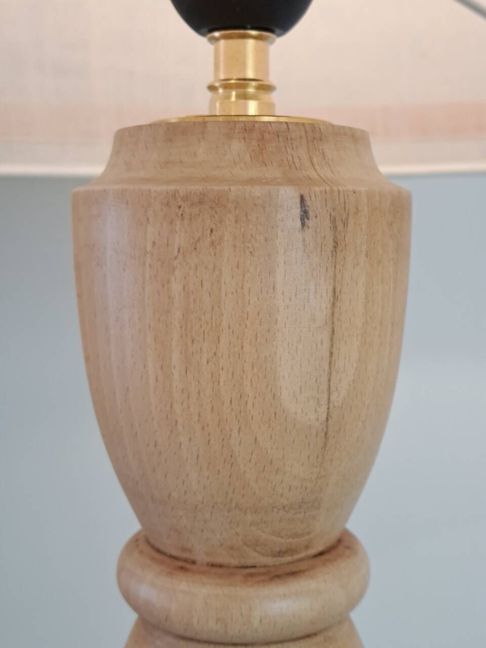 Light wood floor lamp with Art Deco wooden shelf